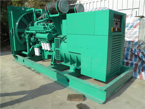 平凉出租发电机 发电机组厂家：柴油发电机组的控制屏的作用是什么？