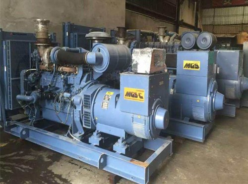 平凉发电机组带负载降电压是什么原因照成的？