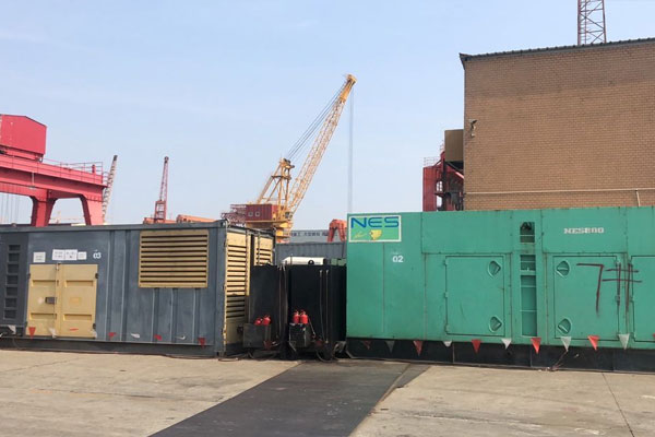 平凉发电机出租空气滤清器的清洁频率是多少？